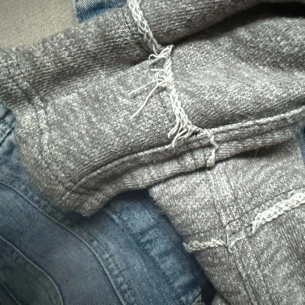 FREE PEOPLE Denim Jacket with Gray Knit Hooded Sleeves S - Picture 9 of 10